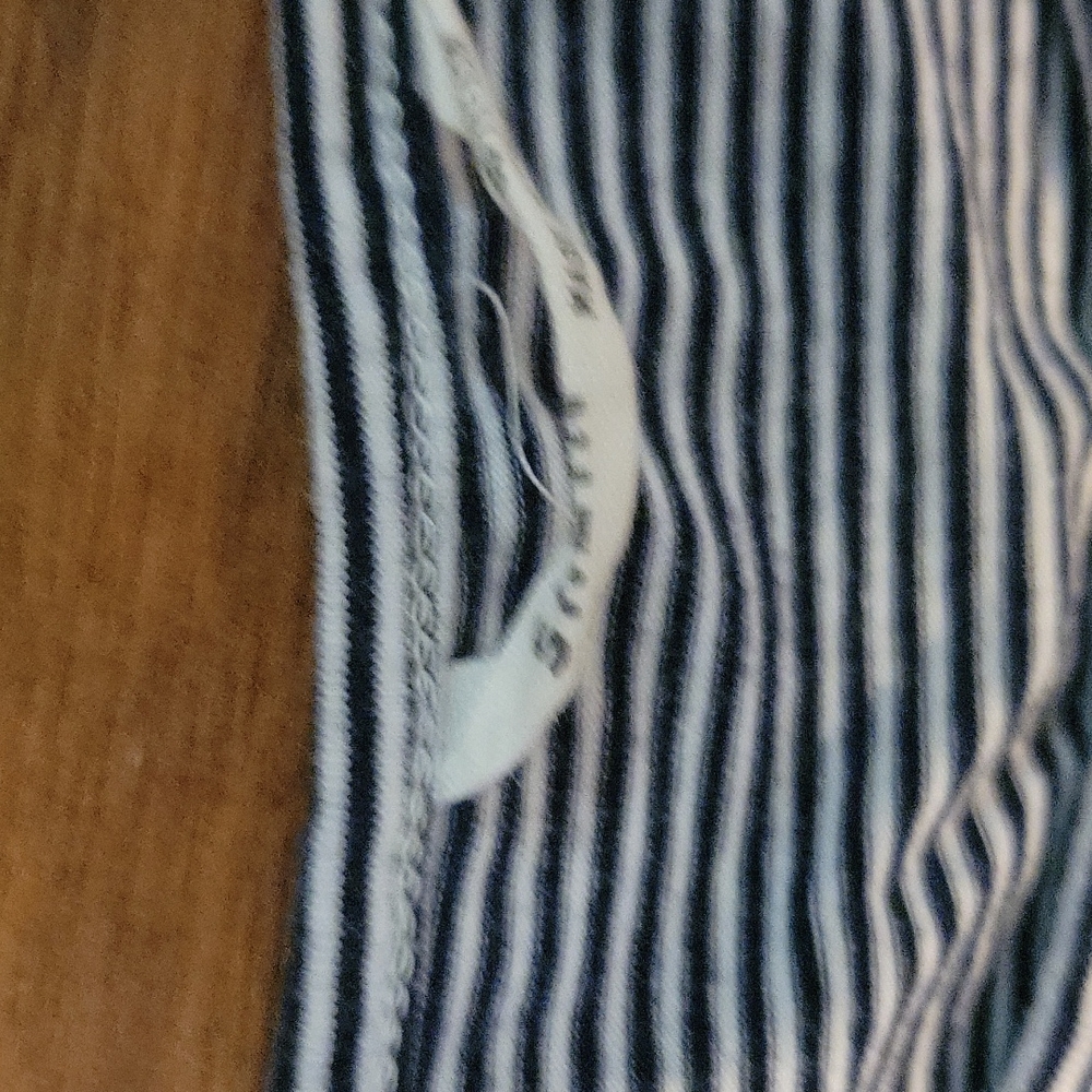Crop top - Picture 2 of 2